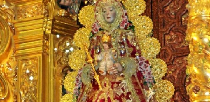 El traje de Navidad ya viste a la Virgen del Rocío